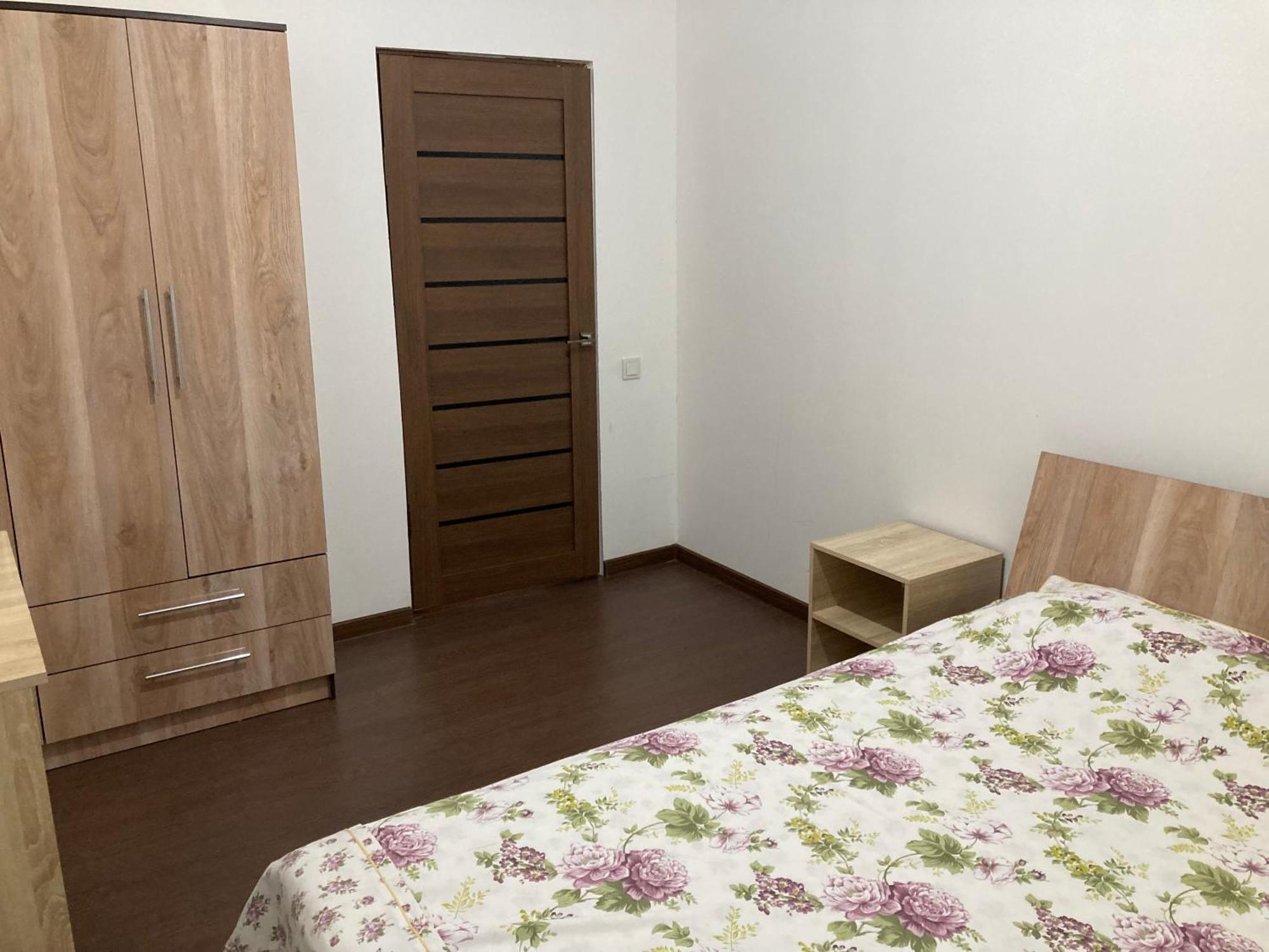 46,2 Karmysova Street Serviced Apartments Almaty Eksteriør billede